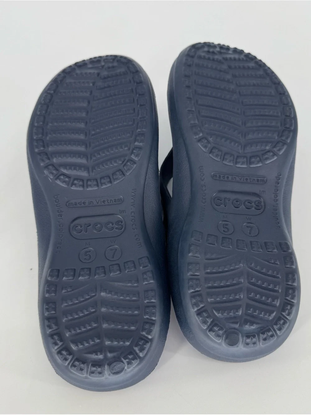 CROCS textured lightweight